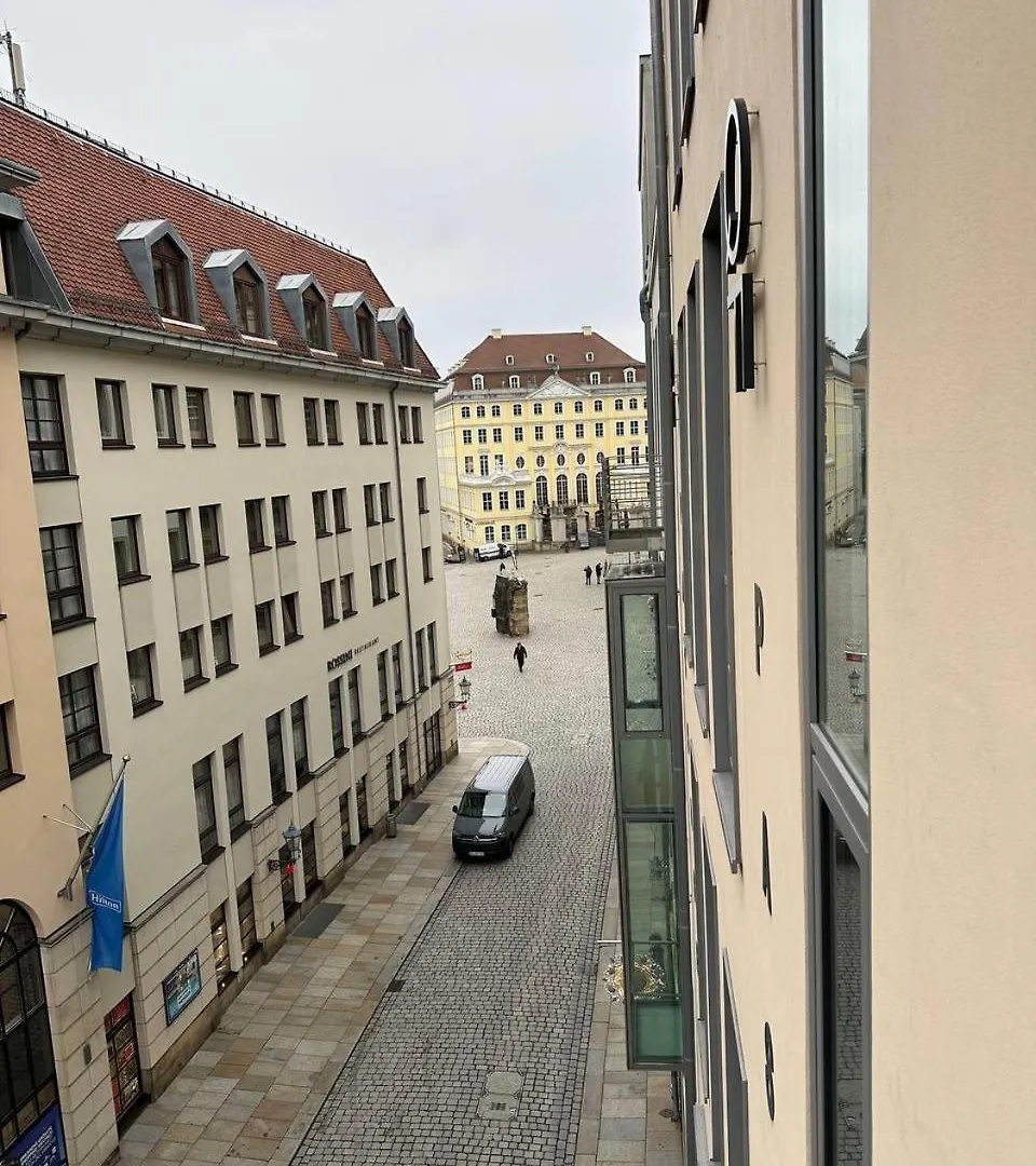 Zimmer Gegenueber Die Frauenkirsche 德累斯顿 德国