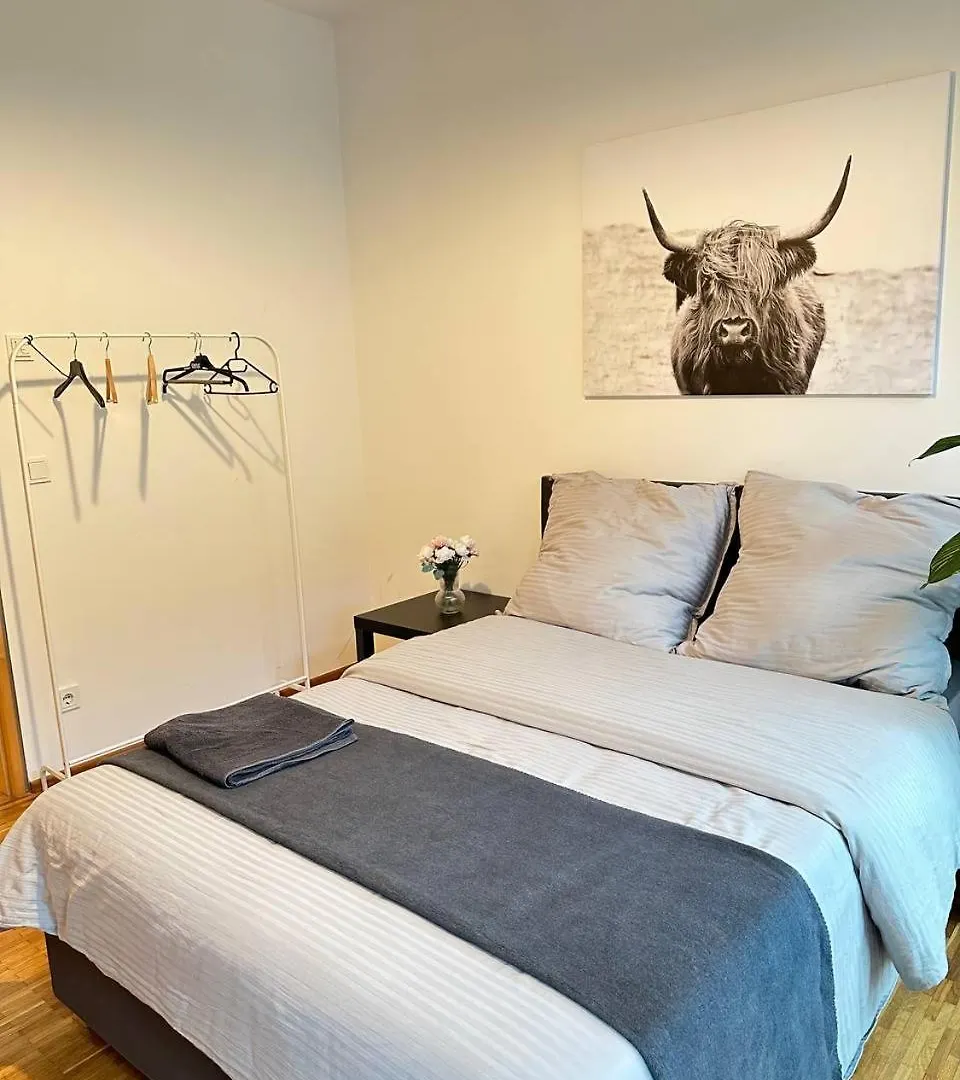 Zimmer Gegenueber Die Frauenkirsche Dresden Homestay